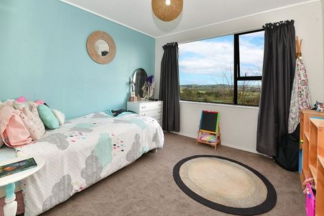 Photo of property in 22 Hand Road, Helensville, 0800