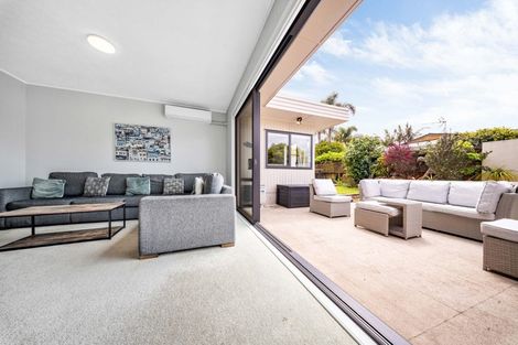 Photo of property in 8 Indus Place, Half Moon Bay, Auckland, 2012