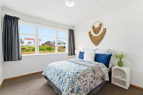 Photo of property in 15 Egmont Street, Castlecliff, Whanganui, 4501