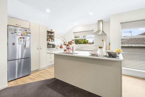 Photo of property in 4/50 Banbury Crescent, Fairfield, Hamilton, 3214