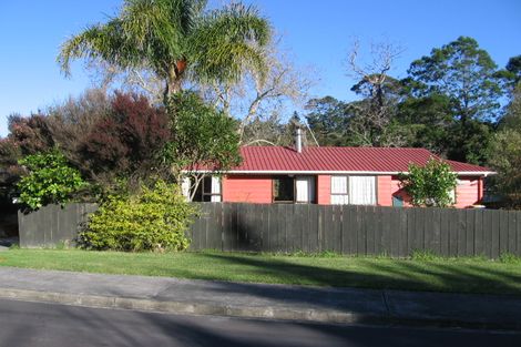 Photo of property in 1 Patsy O'hara Place, Swanson, Auckland, 0612