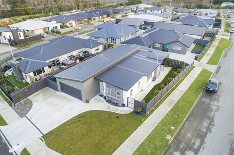 Photo of property in 16 Freedom Drive, Kelvin Grove, Palmerston North, 4414