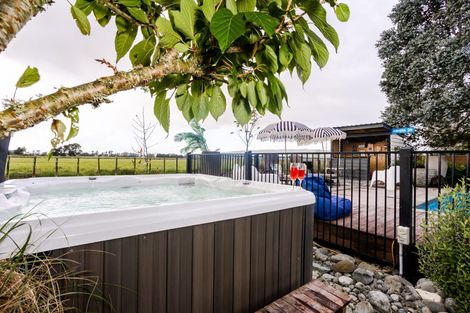 Photo of property in 247 Cross Line, Morison Bush, Greytown, 5794