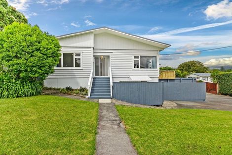 Photo of property in 11 Craigbank Avenue, New Lynn, Auckland, 0600