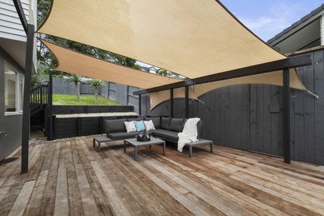 Photo of property in 14 Ilam Lane, Fairview Heights, Auckland, 0632