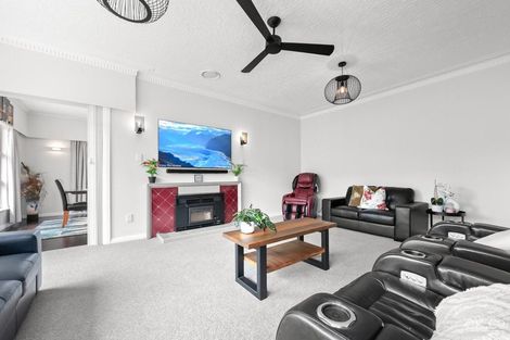 Photo of property in 465 Stokes Valley Road, Stokes Valley, Lower Hutt, 5019