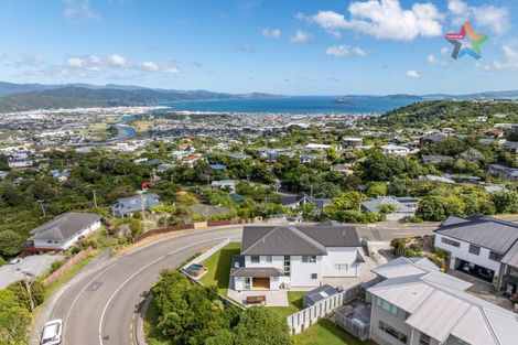 Photo of property in 2 Poto Road, Normandale, Lower Hutt, 5010