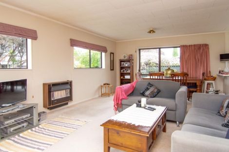 Photo of property in 15 Hanmer Place, Highbury, Palmerston North, 4412