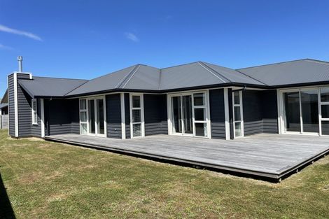 Photo of property in 89 Johnstone Drive, Fitzherbert, Palmerston North, 4410