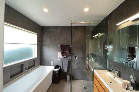 Photo of property in 5 Pintner Place, Somerville, Auckland, 2014