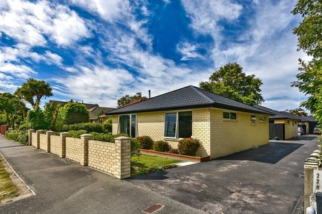 Photo of property in 1/220 Avonhead Road, Avonhead, Christchurch, 8042