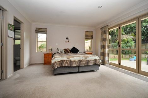 Photo of property in 5 Ernest Shackleton Place, Waiuku, 2123