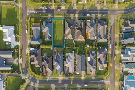 Photo of property in 15 Len Ireland Drive, Kumeu, 0810