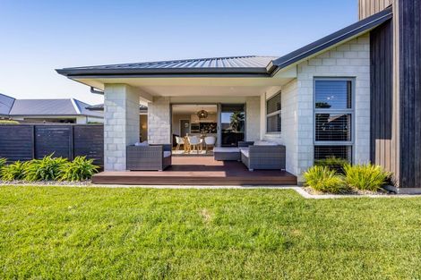 Photo of property in 52 Links Drive, Waiwhakaiho, New Plymouth, 4312