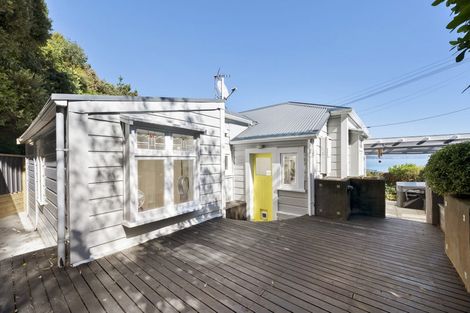 Photo of property in 409 Marine Drive, Mahina Bay, Lower Hutt, 5013