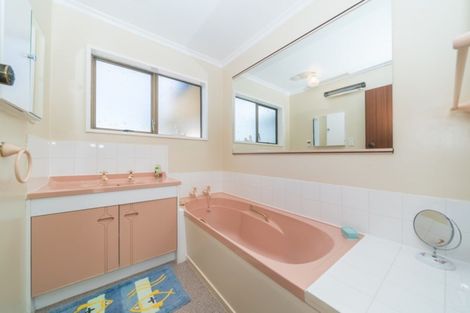 Photo of property in 26 Humphries Place, Awapuni, Palmerston North, 4412