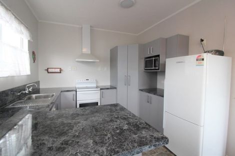 Photo of property in 17 Grange Street, Winton, 9720