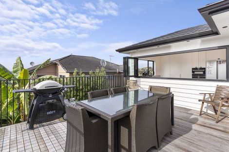 Photo of property in 12b Waikura Drive, Te Atatu Peninsula, Auckland, 0610