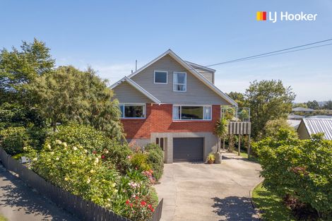 Photo of property in 28 Elwyn Crescent, Green Island, Dunedin, 9018