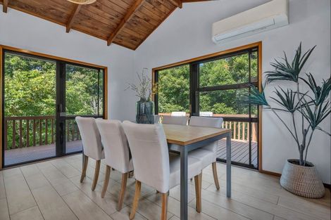 Photo of property in 14 Deverell Place, Northcross, Auckland, 0632