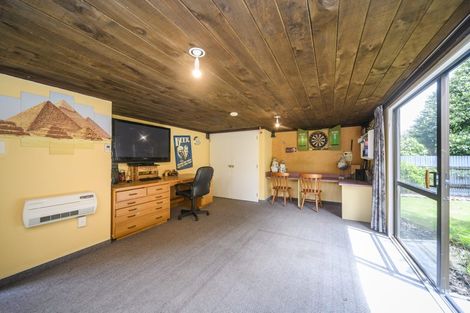 Photo of property in 24 Parkland Crescent, Terrace End, Palmerston North, 4410