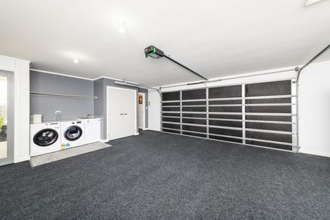 Photo of property in 5 Stratford Court, Fitzherbert, Palmerston North, 4410