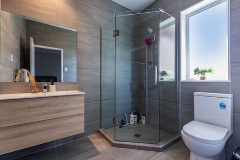 Photo of property in 69 Nobilo Road, Kumeu, 0810