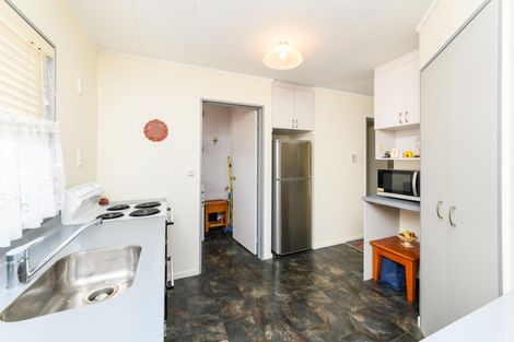 Photo of property in 72 Geraldine Crescent, Cloverlea, Palmerston North, 4412