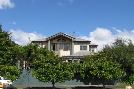 Photo of property in 1/73 Stanley Point Road, Stanley Point, Auckland, 0624