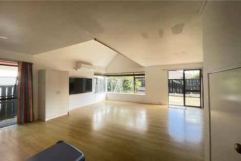 Photo of property in 2/17 Morrow Avenue, Bucklands Beach, Auckland, 2012