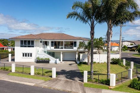 Photo of property in 25 Robinson Road, Whitianga, 3510