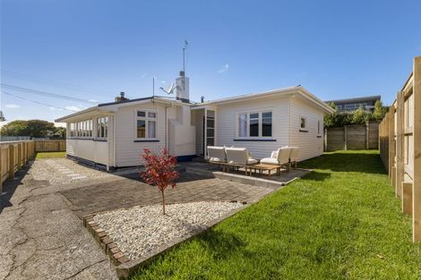 Photo of property in 164 Mangorei Road, Merrilands, New Plymouth, 4312