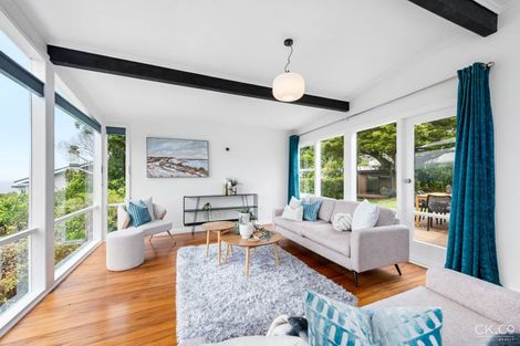 Photo of property in 34 Miromiro Road, Normandale, Lower Hutt, 5010