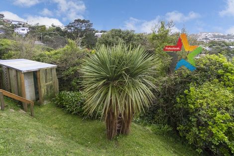 Photo of property in 18 Salford Street, Newlands, Wellington, 6037