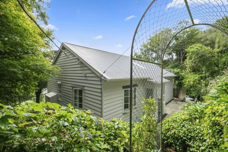 Photo of property in 34 Northland Road, Northland, Wellington, 6012