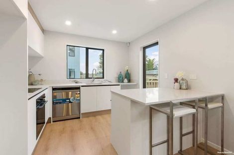 Photo of property in 4a Blue Gum Rise, Sunnyhills, Auckland, 2010