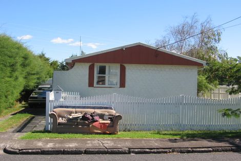 Photo of property in 52 Cobham Crescent, Kelston, Auckland, 0602