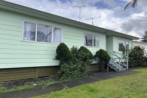 Photo of property in 1/15 Shifnal Drive, Randwick Park, Auckland, 2105
