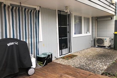 Photo of property in 2/21 Cresta Avenue, Beach Haven, Auckland, 0626