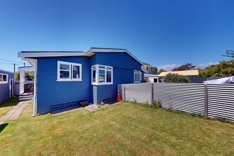 Photo of property in 16 Forth Street, Levin, 5510