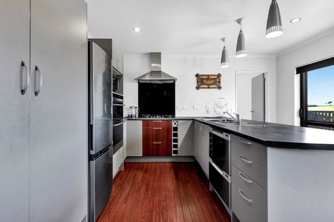Photo of property in 10a Kororako Grove, Whalers Gate, New Plymouth, 4310