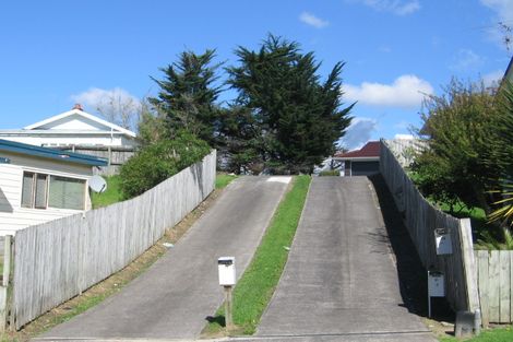 Photo of property in 17 Applewood Drive, Henderson, Auckland, 0612