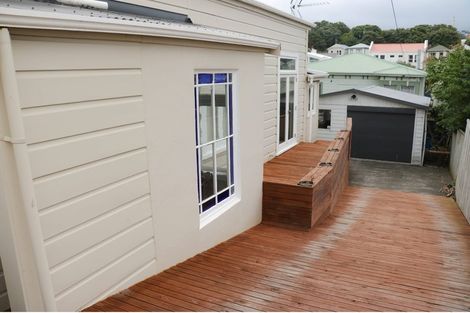 Photo of property in 18 Princess Terrace, Newtown, Wellington, 6021