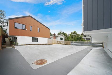 Photo of property in 2/11 Stottholm Road, Titirangi, Auckland, 0604