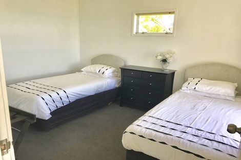 Photo of property in 45 Seaview Road, Cable Bay, 0420