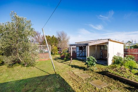 Photo of property in 2 Ngahina Street, Marton, 4710