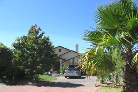 Photo of property in 13 Kate Sheppard Avenue, Torbay, Auckland, 0630