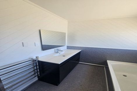 Photo of property in 16 Limond Street, Randwick Park, Auckland, 2105