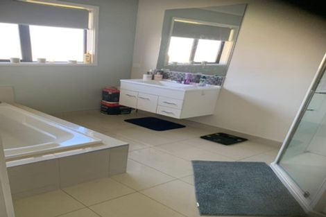 Photo of property in 96 Helenslee Road, Pokeno, 2472