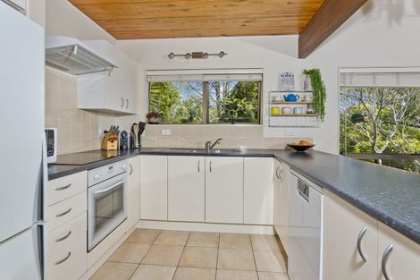 Photo of property in 20 Kallista Place, Browns Bay, Auckland, 0630